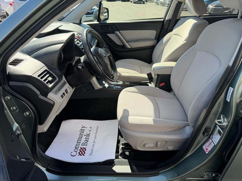 Subaru Forester 2.5i Premium PZEV CVT 2016