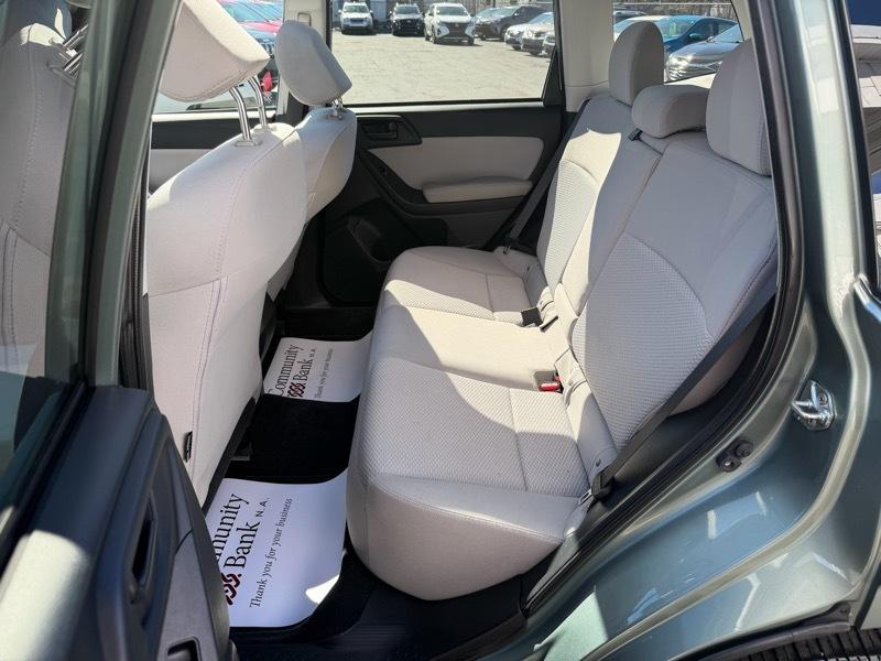 Subaru Forester 2.5i Premium PZEV CVT 2016