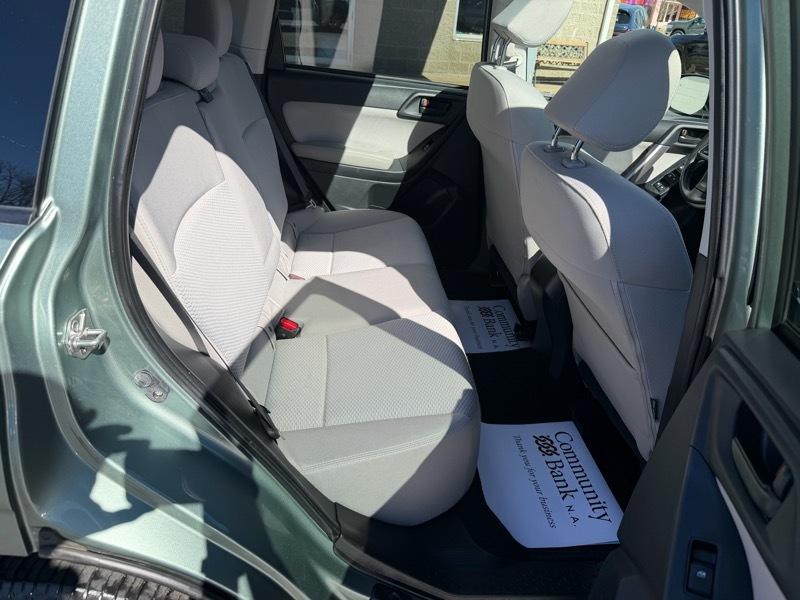 Subaru Forester 2.5i Premium PZEV CVT 2016