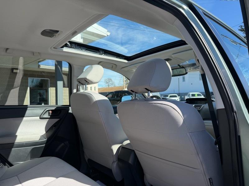 Subaru Forester 2.5i Premium PZEV CVT 2016