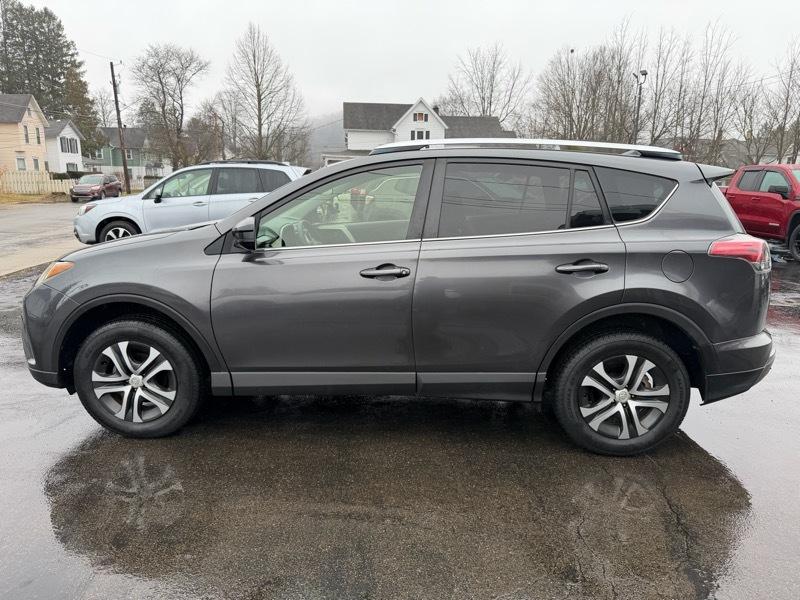 Toyota RAV4 LE AWD 2016