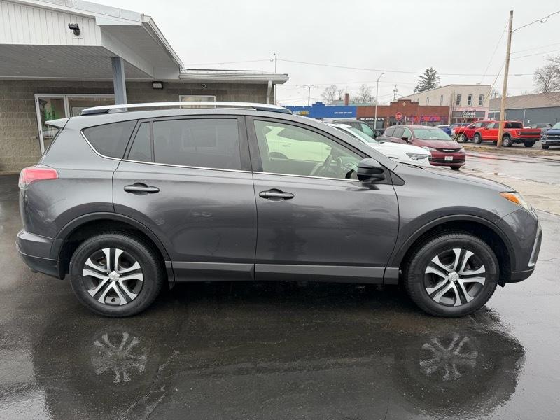 Toyota RAV4 LE AWD 2016