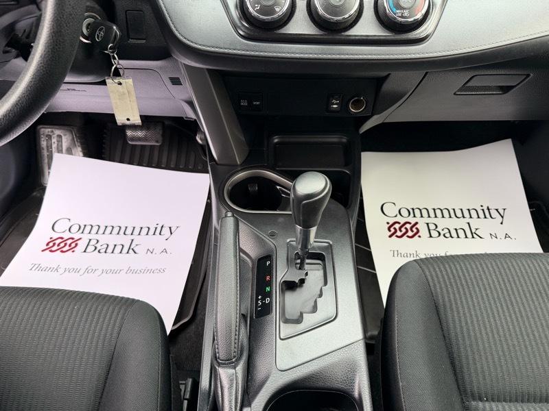 Toyota RAV4 LE AWD 2016