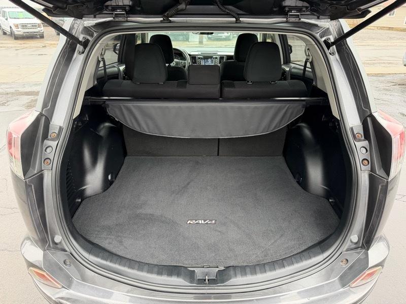 Toyota RAV4 LE AWD 2016