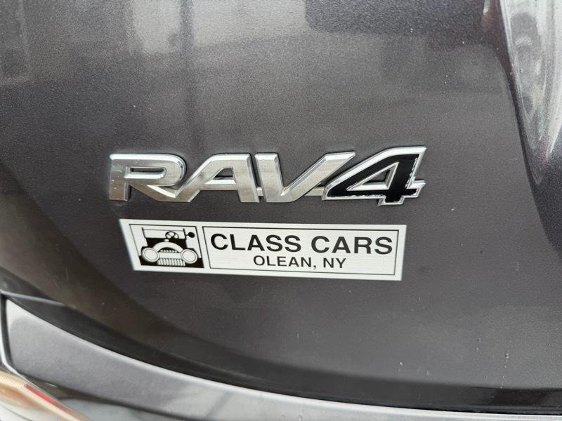 Toyota RAV4 LE AWD 2016