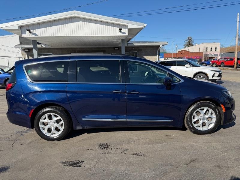 Chrysler Pacifica Touring-L 2017