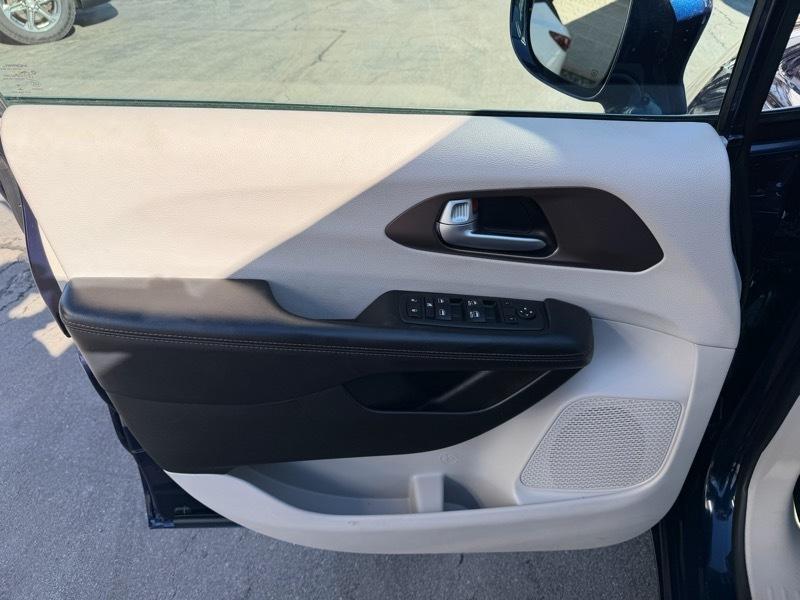 Chrysler Pacifica Touring-L 2017