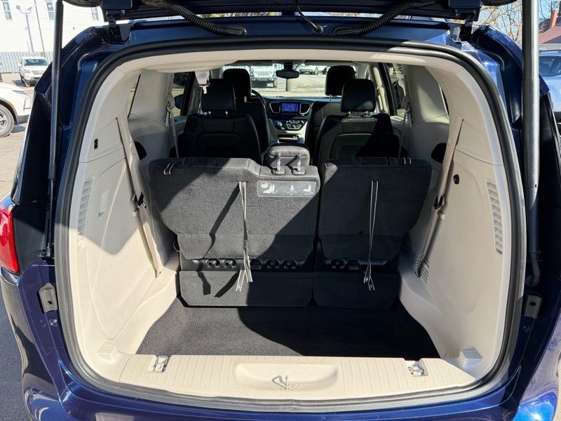 Chrysler Pacifica Touring-L 2017