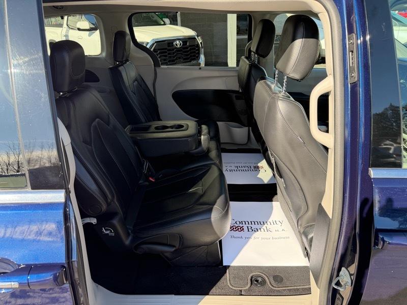 Chrysler Pacifica Touring-L 2017