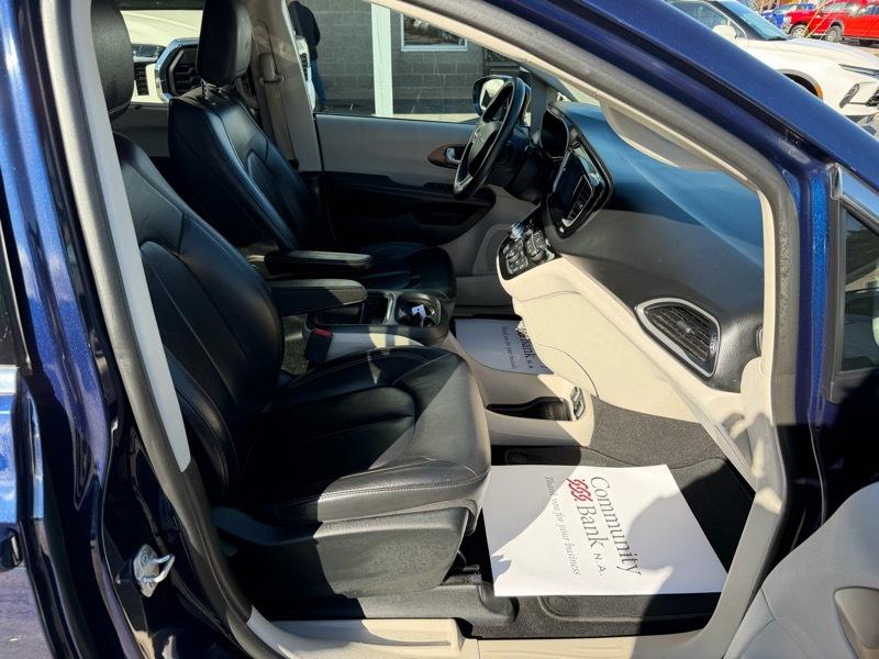 Chrysler Pacifica Touring-L 2017