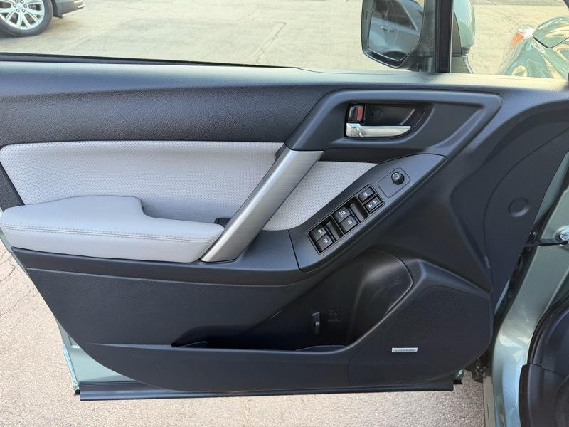 Subaru Forester 2.5i Touring 2016