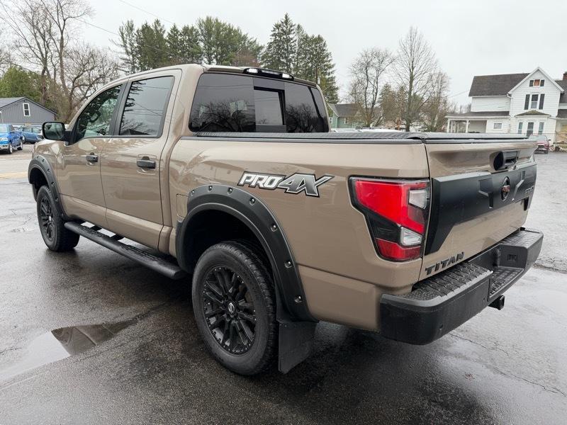 Nissan Titan PRO-4X Crew Cab 4WD 2020