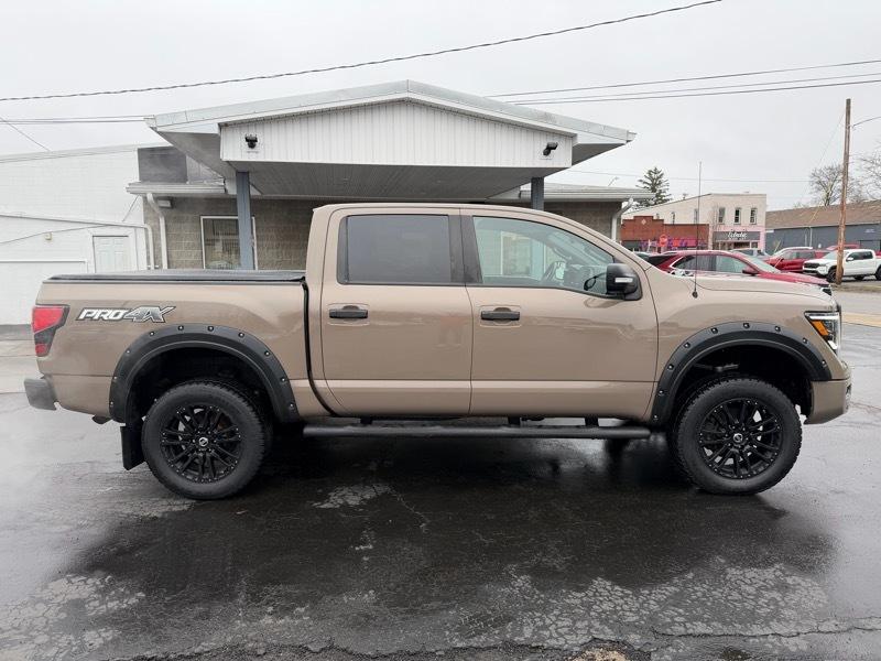Nissan Titan PRO-4X Crew Cab 4WD 2020
