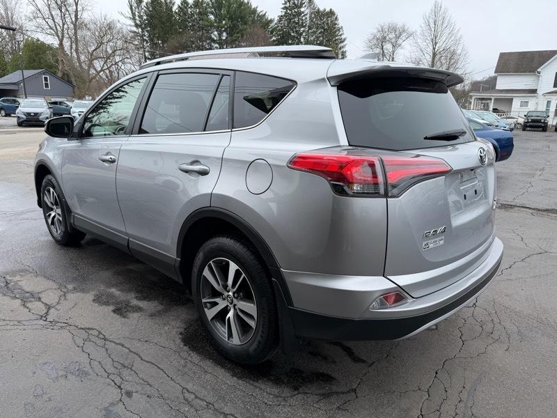 Toyota RAV4 XLE AWD 2018