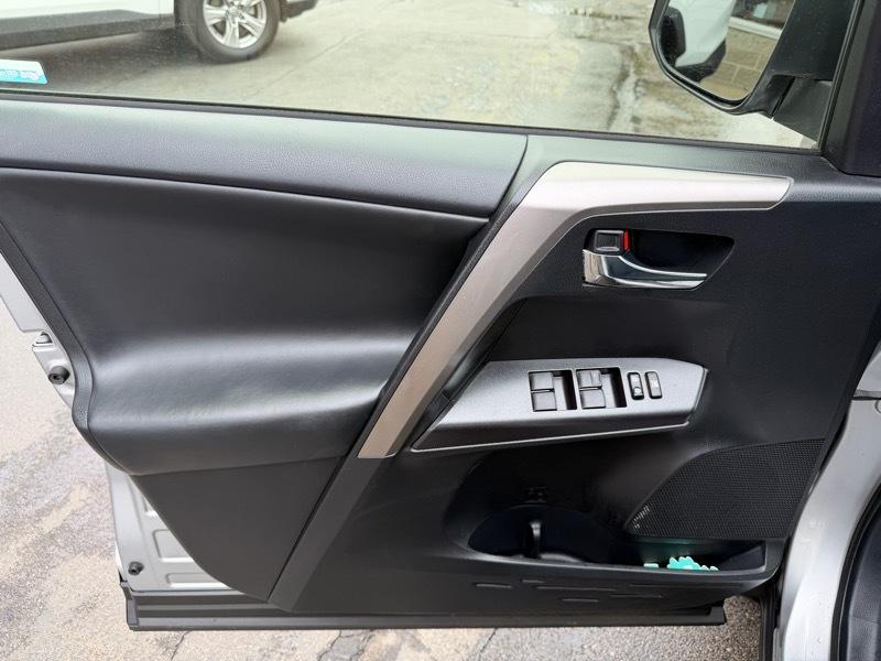 Toyota RAV4 XLE AWD 2018