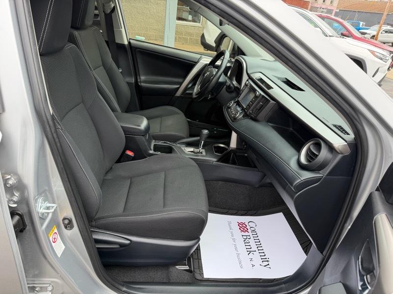 Toyota RAV4 XLE AWD 2018