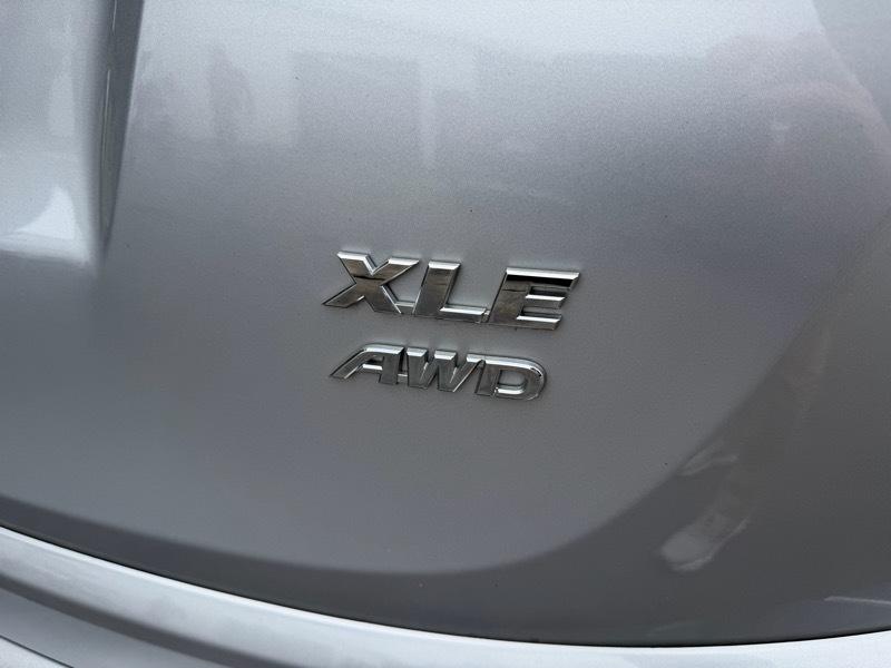 Toyota RAV4 XLE AWD 2018