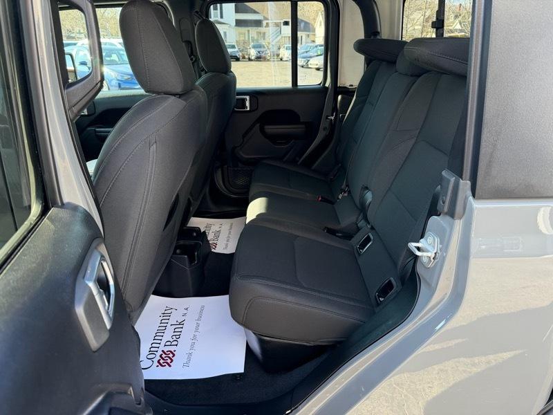 Jeep Gladiator Sport 2021