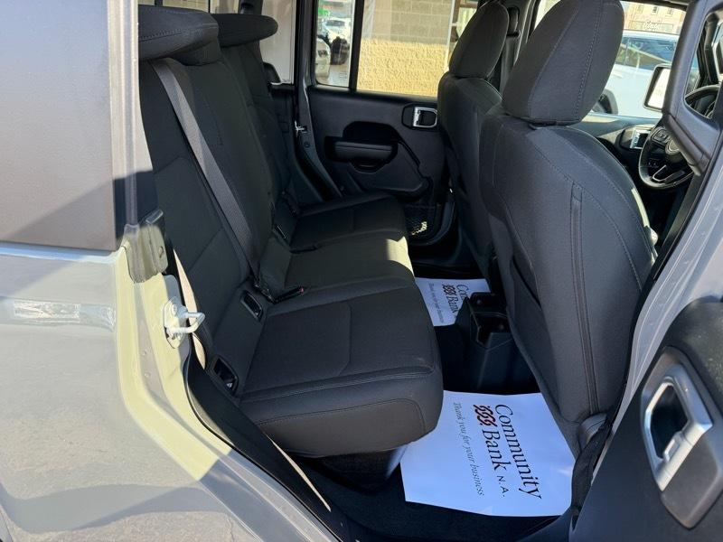 Jeep Gladiator Sport 2021