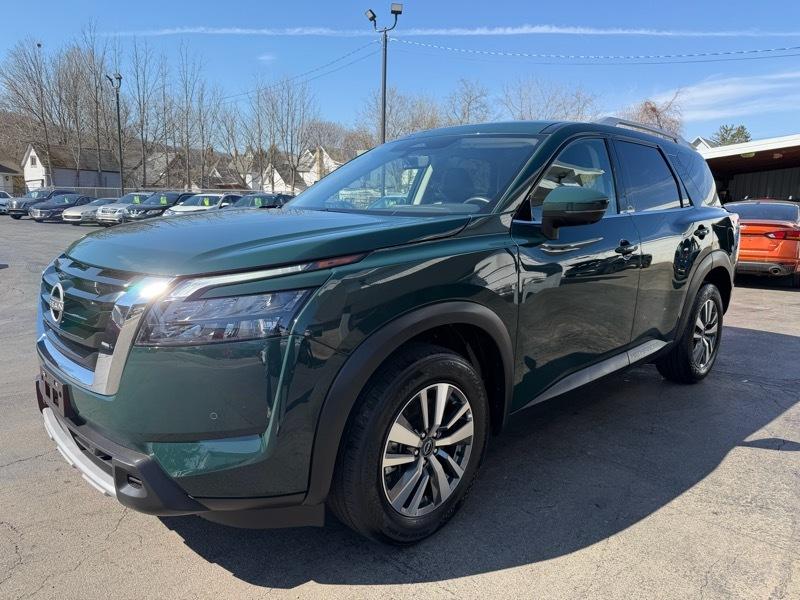 Nissan Pathfinder SL 4WD 2025