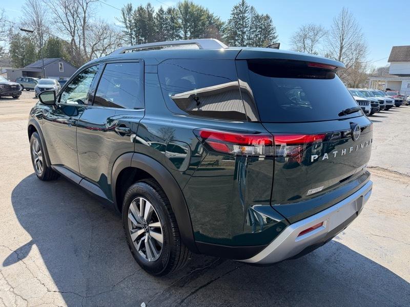 Nissan Pathfinder SL 4WD 2025