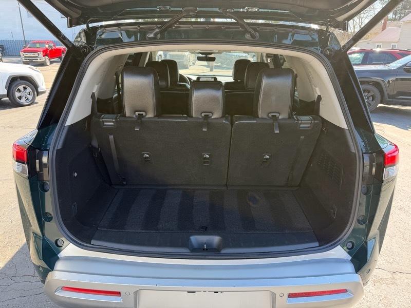 Nissan Pathfinder SL 4WD 2025