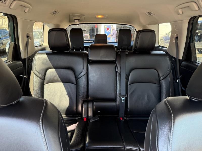 Nissan Pathfinder SL 4WD 2025