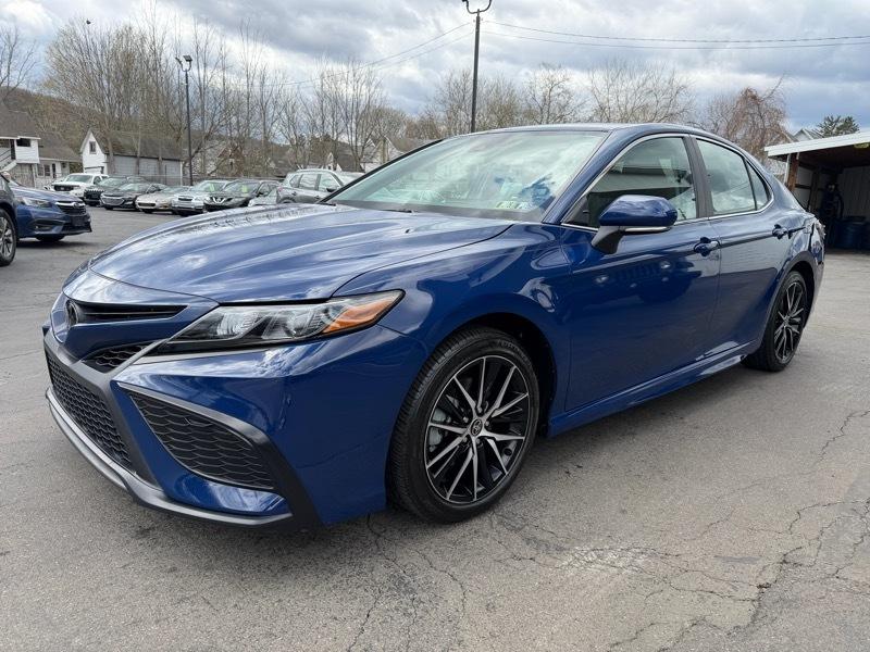 Toyota Camry SE 2024