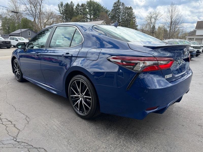 Toyota Camry SE 2024