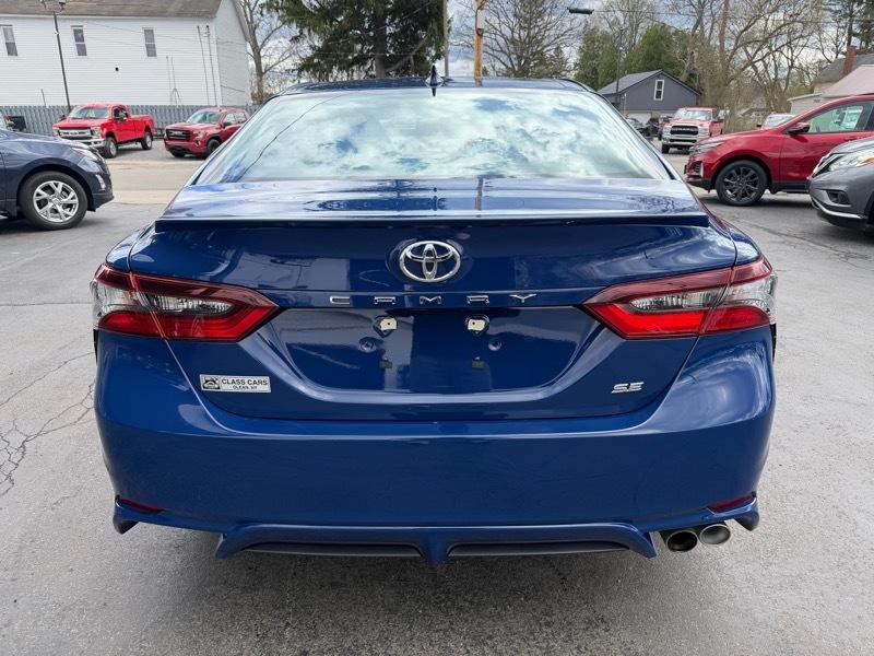 Toyota Camry SE 2024