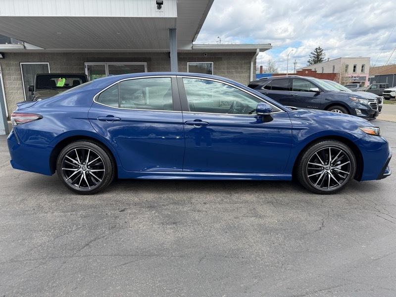 Toyota Camry SE 2024