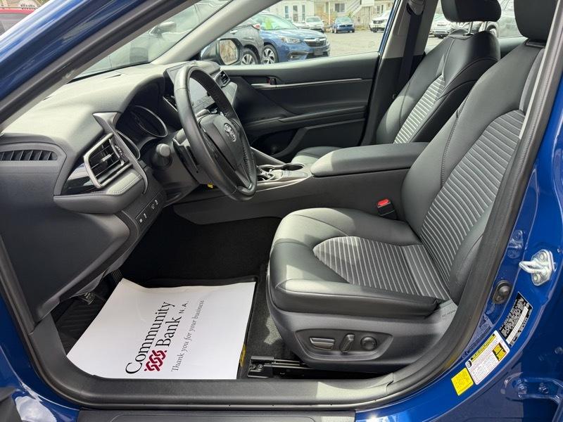 Toyota Camry SE 2024