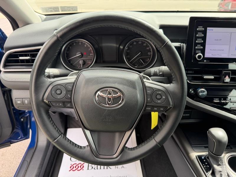 Toyota Camry SE 2024