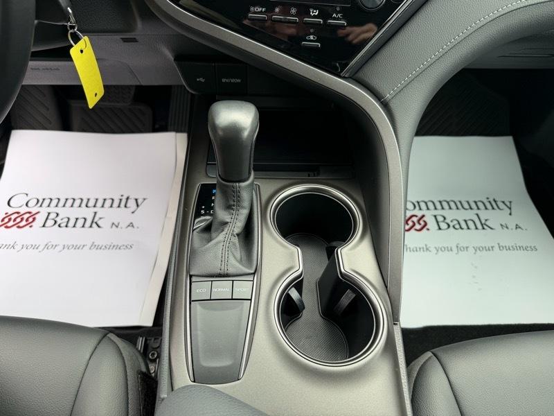 Toyota Camry SE 2024