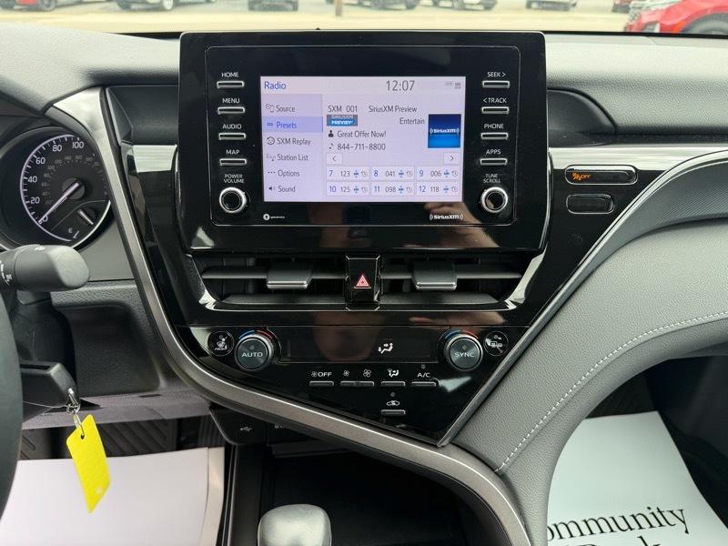 Toyota Camry SE 2024