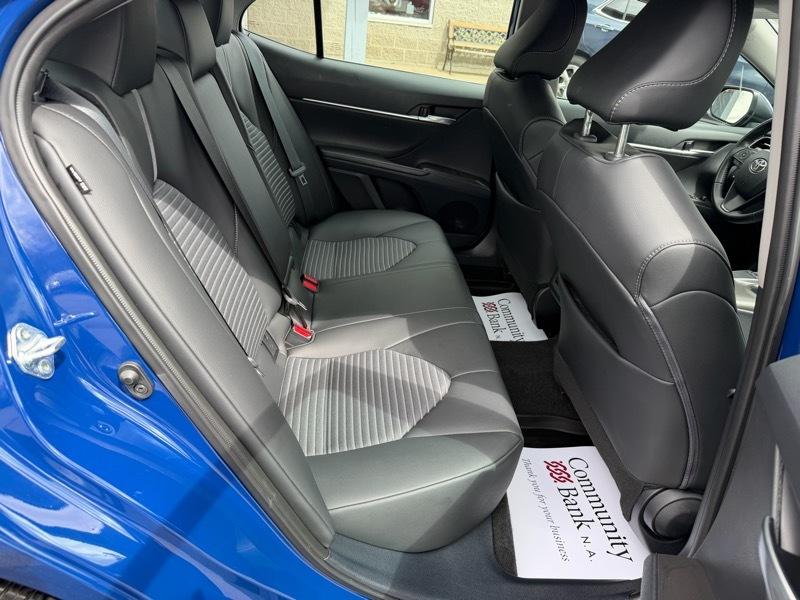 Toyota Camry SE 2024