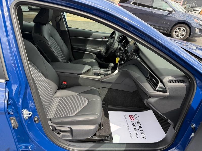 Toyota Camry SE 2024