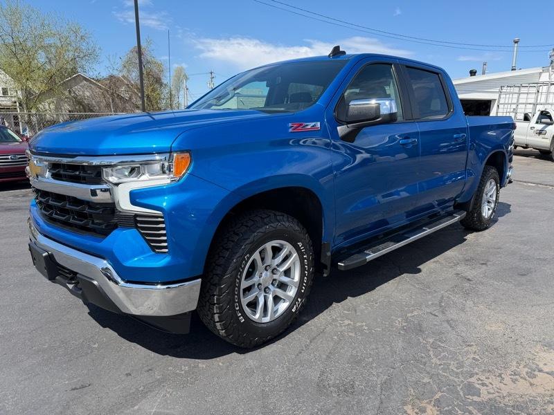 Chevrolet Silverado 1500 LT Crew Cab 4WD 2022