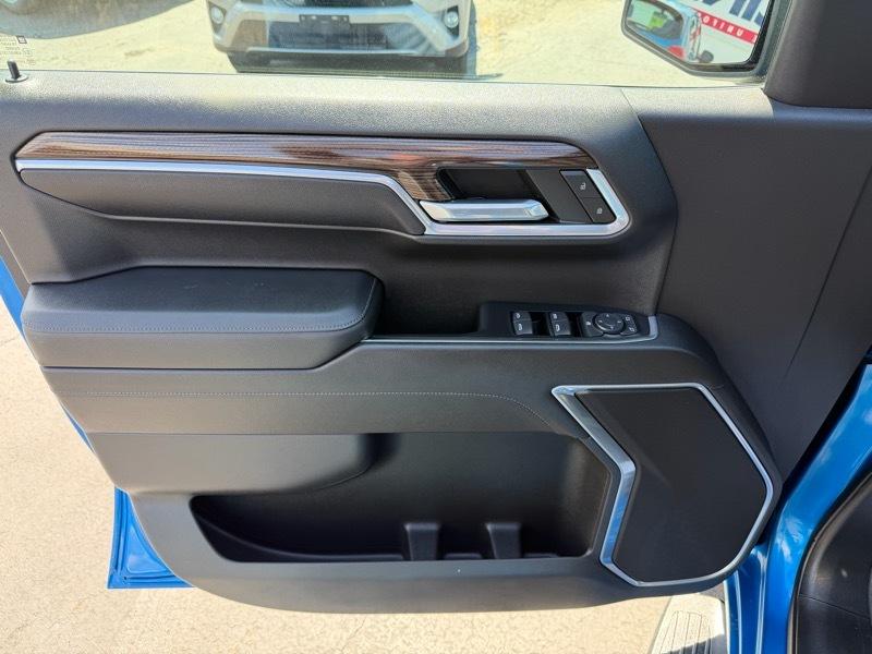 Chevrolet Silverado 1500 LT Crew Cab 4WD 2022