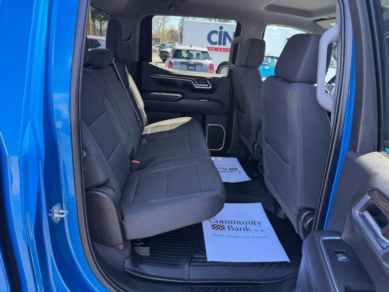 Chevrolet Silverado 1500 LT Crew Cab 4WD 2022