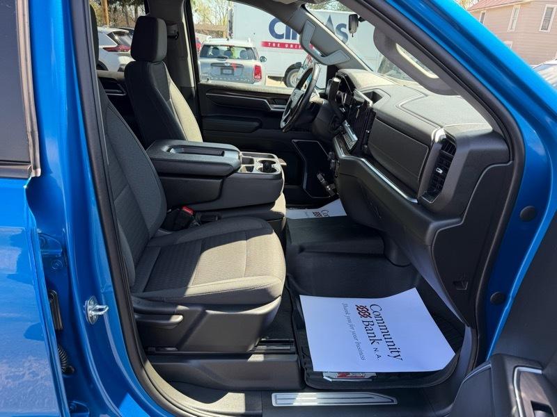 Chevrolet Silverado 1500 LT Crew Cab 4WD 2022