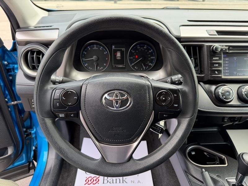 Toyota RAV4 LE AWD 2018