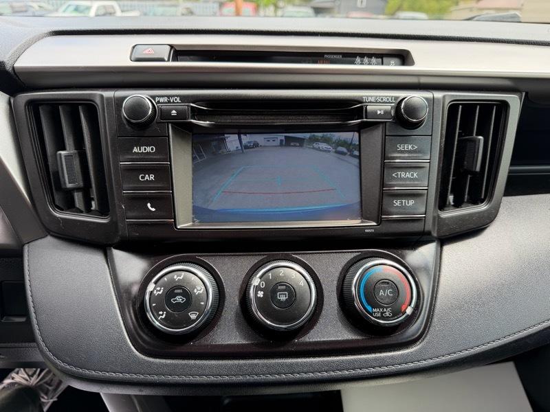 Toyota RAV4 LE AWD 2018