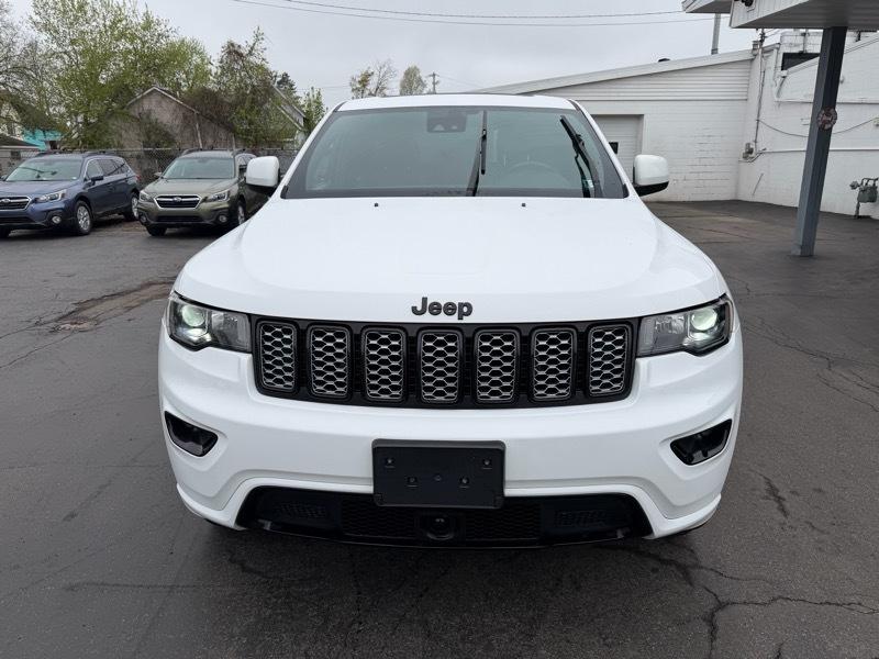 Jeep Grand Cherokee Altitude 4D SUV 4WD 2020