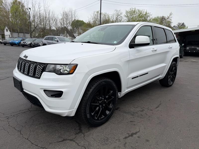 Jeep Grand Cherokee Altitude 4D SUV 4WD 2020