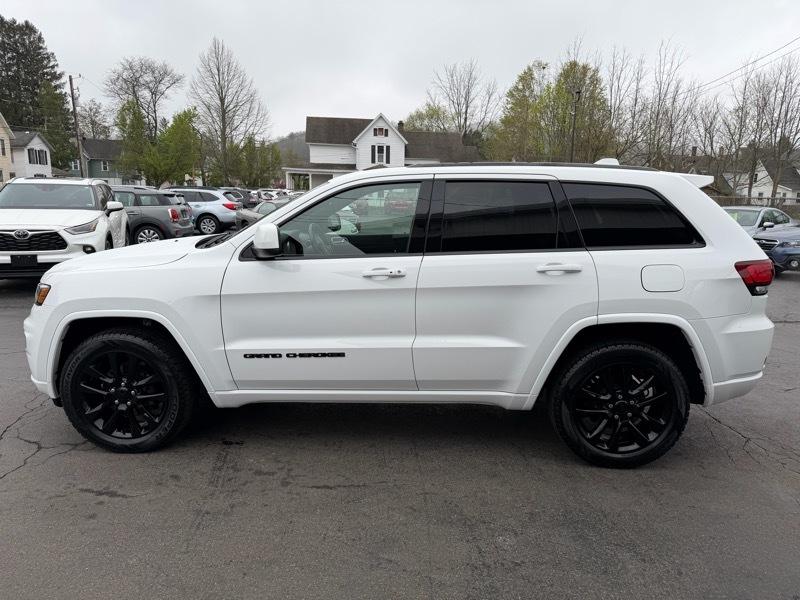 Jeep Grand Cherokee Altitude 4D SUV 4WD 2020