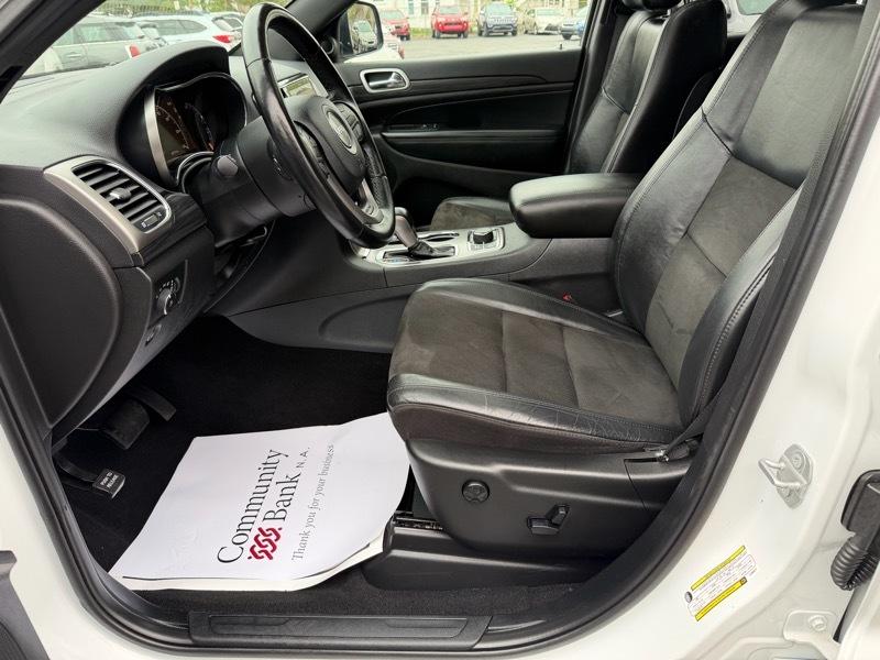 Jeep Grand Cherokee Altitude 4D SUV 4WD 2020