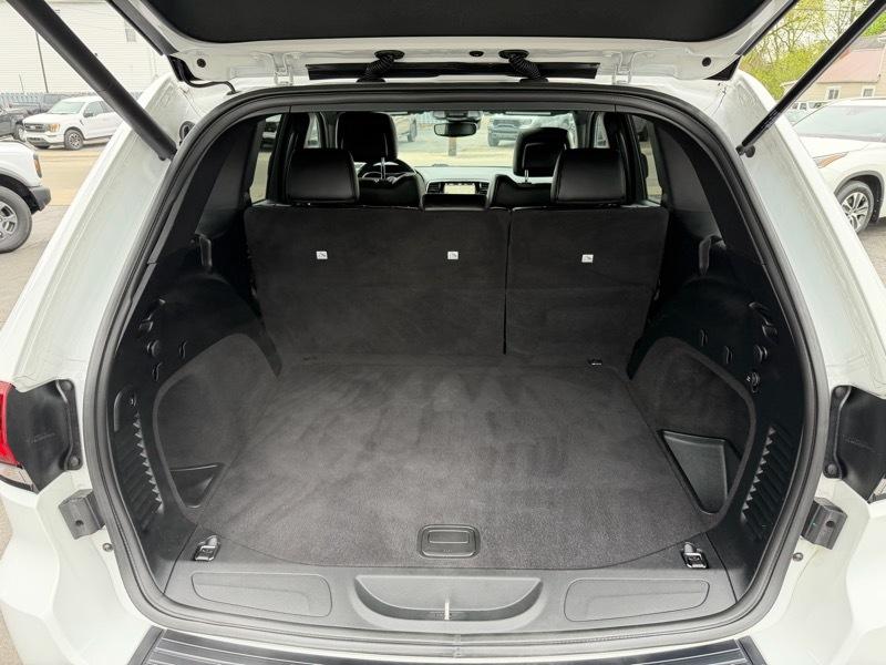 Jeep Grand Cherokee Altitude 4D SUV 4WD 2020