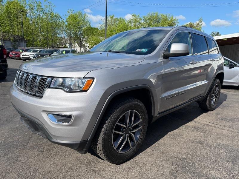Jeep Grand Cherokee Laredo 4WD 2020