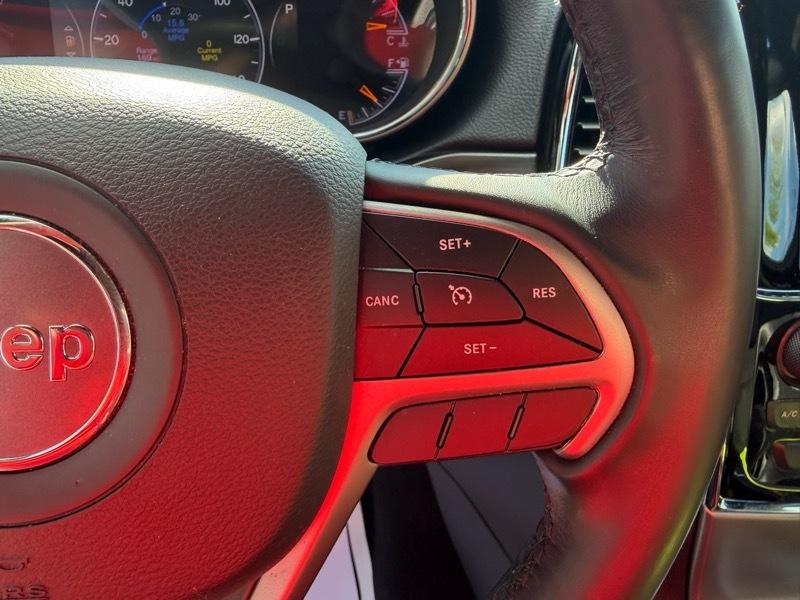 Jeep Grand Cherokee Laredo 4WD 2020